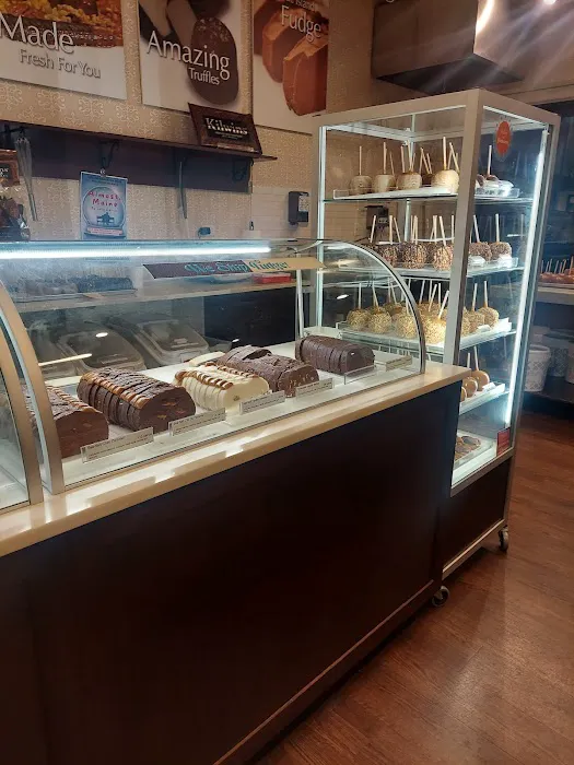Kilwins Ice Cream - Chocolate - Fudge Picture 10