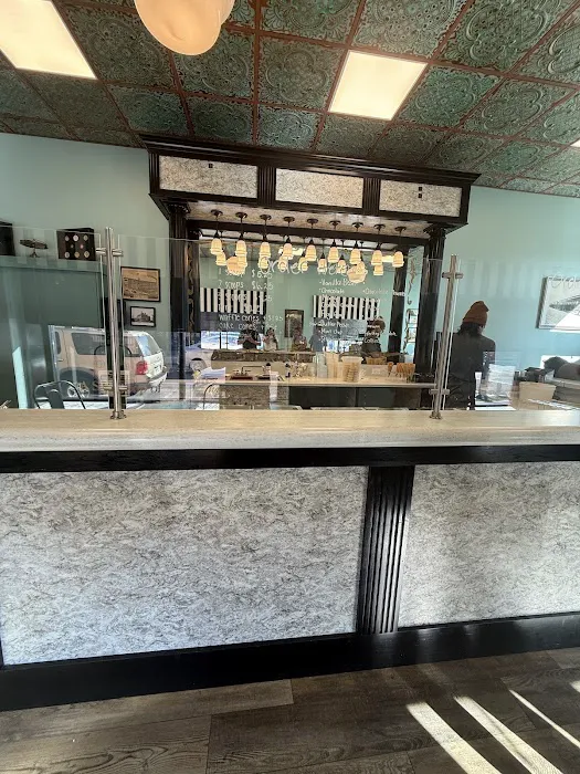 Charlie's Silver Spoon Creamery Picture 5