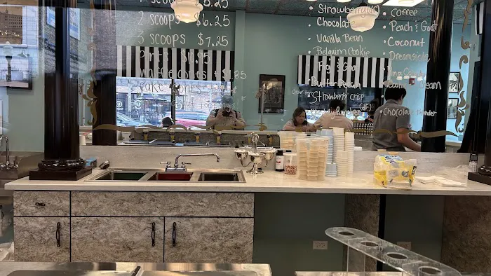 Charlie's Silver Spoon Creamery Picture 8