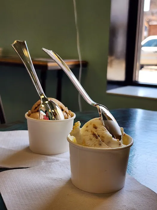 Charlie's Silver Spoon Creamery Picture 10