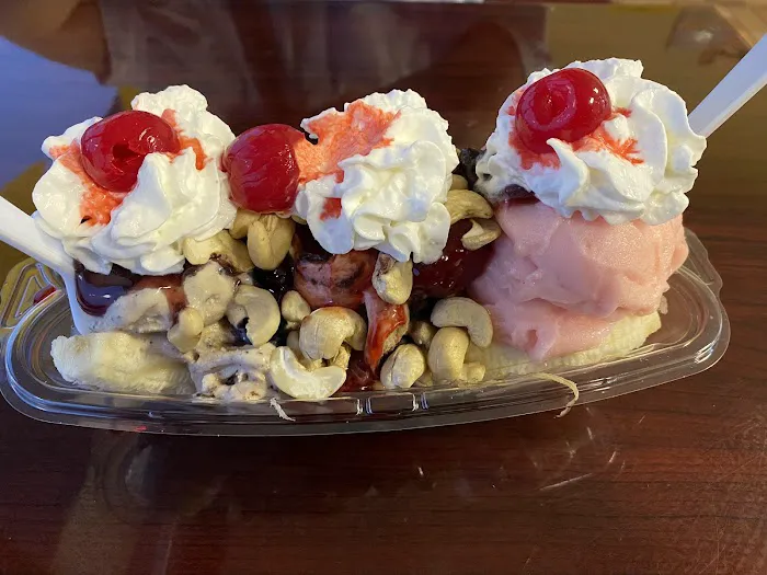 Dini's Ice Cream and Boba Picture 6