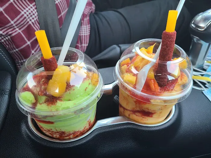 La Michoacana Ice Cream Shop Picture 4