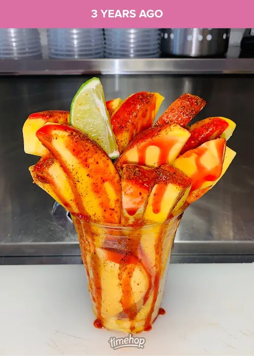 Jorge's Paleteria y Neveria Ice Cream Shop Picture 3