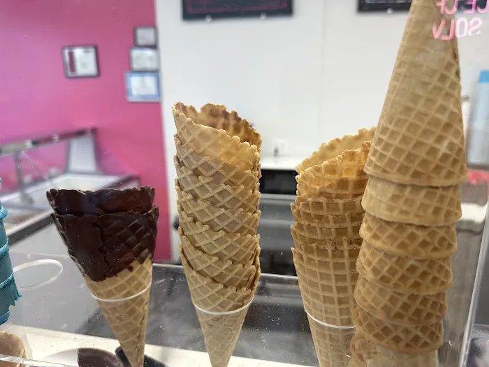 Scoops Ice Cream Parlour Picture 7