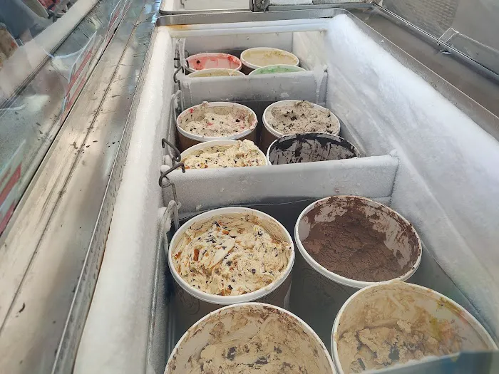 Sprinkles Ice Cream Shoppe Picture 6