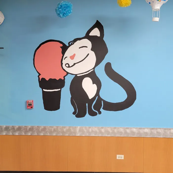 Dini's Ice Cream Shoppe Picture 6