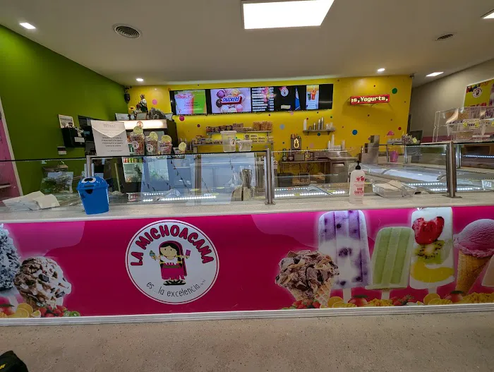 LA MICHOACANA . Ice Cream Shop Picture 2