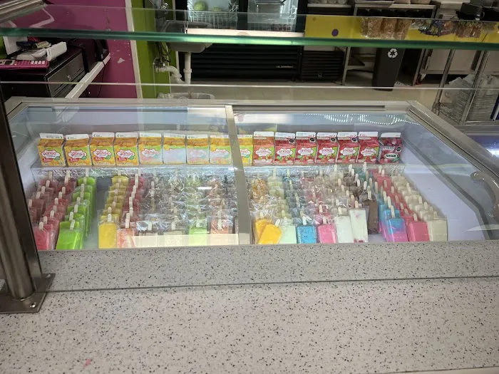 LA MICHOACANA . Ice Cream Shop Picture 4