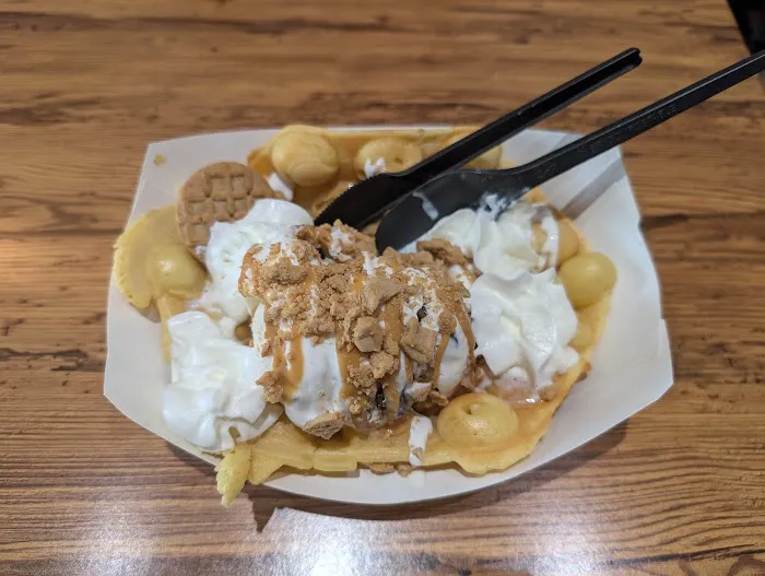 Roxy's Heavenly Scoops Picture 6