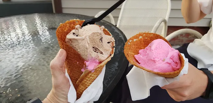 Whistle Stop Ice Cream Picture 4