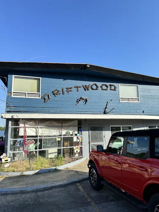 Driftwood Summer Shop Picture 2