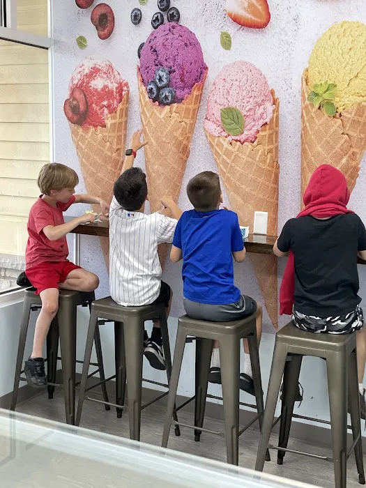 Candy’s Creamery Picture 6
