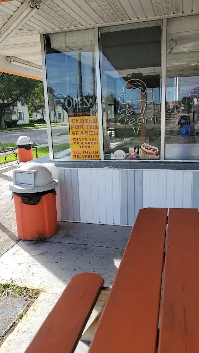 Oasis Ice Cream & Grill Picture 1