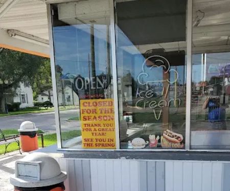 Oasis Ice Cream & Grill