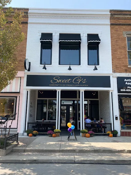 Sweet G's Ice Cream Shop Picture 3