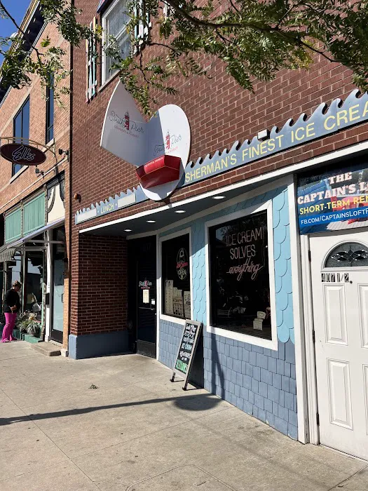South Pier Creamery & Market Picture 2