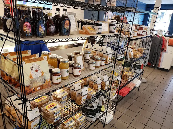 South Pier Creamery & Market Picture 7