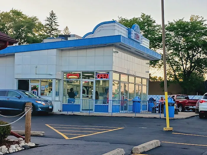 Shirl's Drive-In Waukegan Picture 1