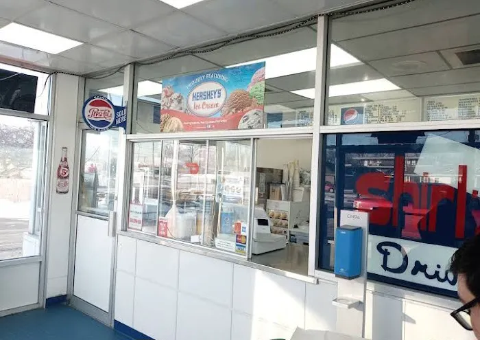 Shirl's Drive-In Waukegan Picture 5