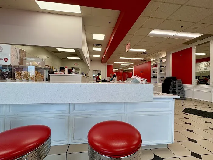Oberweis Ice Cream and Dairy Store Picture 5