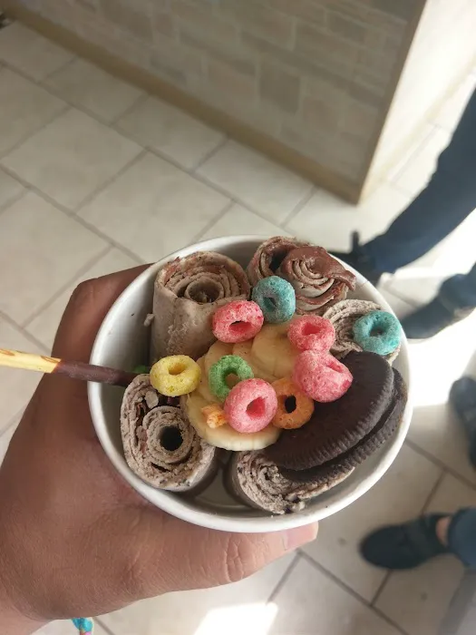 Fanny's Thai Roll Ice Cream Picture 8
