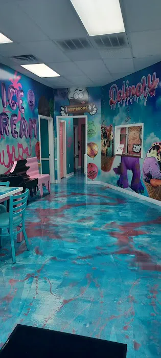 Tropicana Ice Cream Shop Picture 10