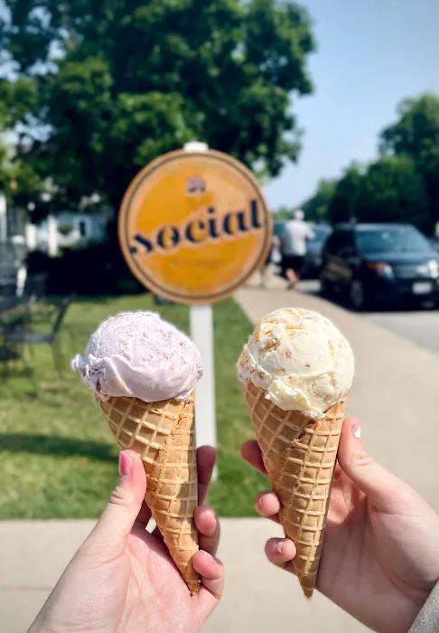 Social Ice Cream and Sandwich Shop Picture 1