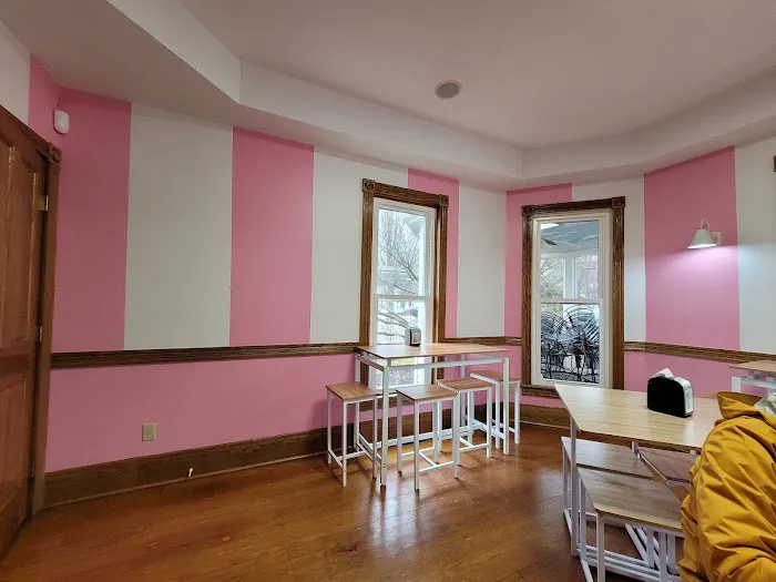 Social Ice Cream and Sandwich Shop Picture 5