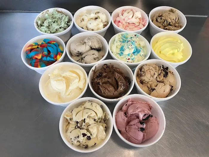 The Igloo Ice Cream Shop Picture 3
