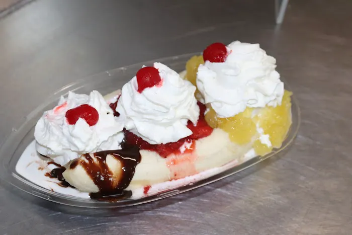 The Igloo Ice Cream Shop Picture 5