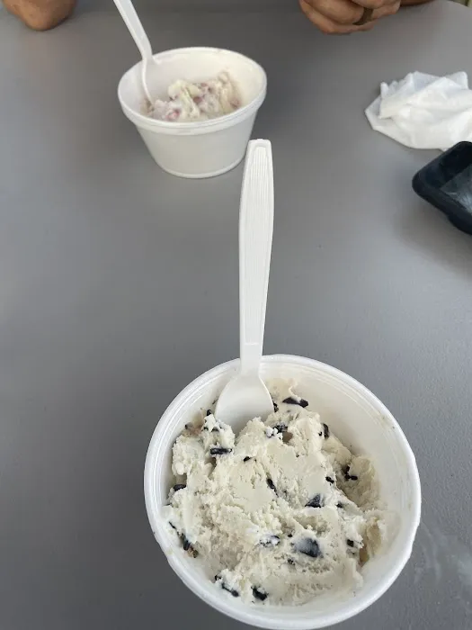 Mooey's Ice Cream Picture 6