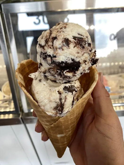 Schultz's Treat Street Picture 4