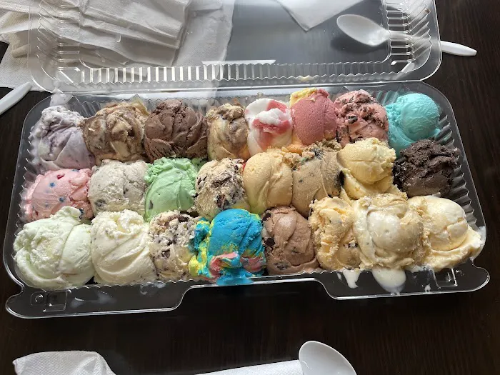 Hansen’s Ice Cream Parlor - Wilmot Picture 2