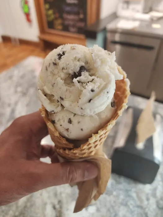 Hansen’s Ice Cream Parlor - Wilmot Picture 5