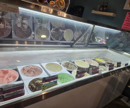 Dini's Ice Cream Shoppe