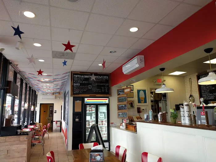 Julie Ann's Frozen Custard Picture 8