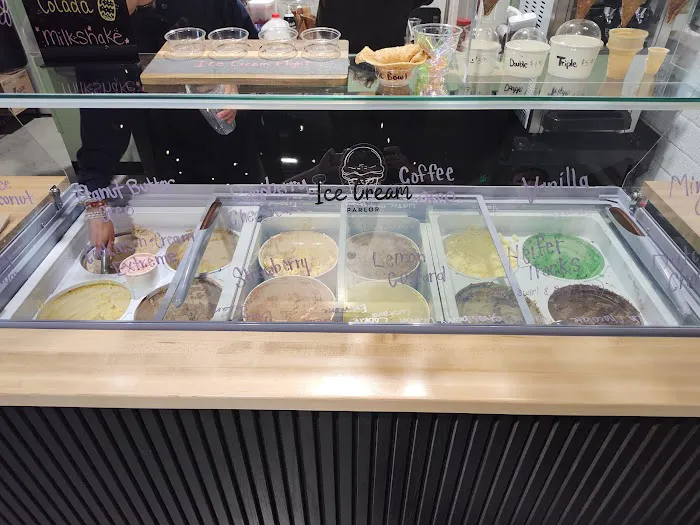 The Ice Cream Parlor Picture 5