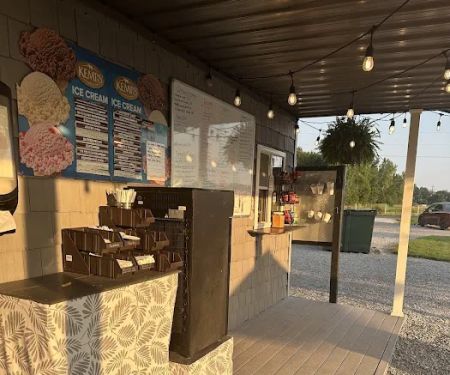 Countryside icecream shoppe