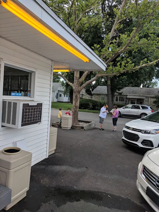 Sycamore Drive-In Picture 7