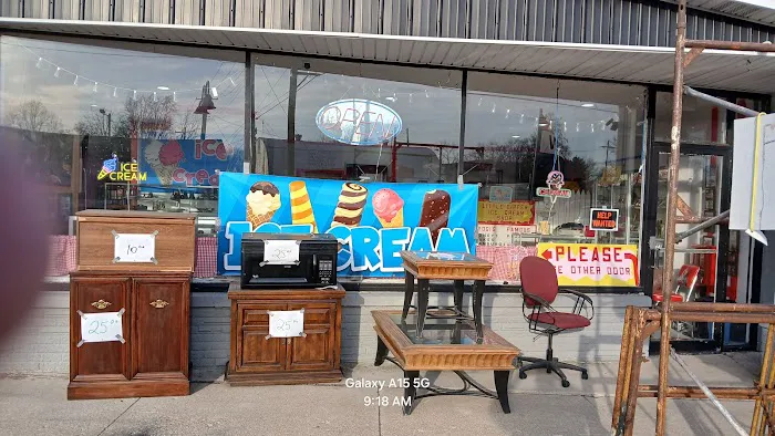 Little Dipper Ice-cream Shop Picture 6