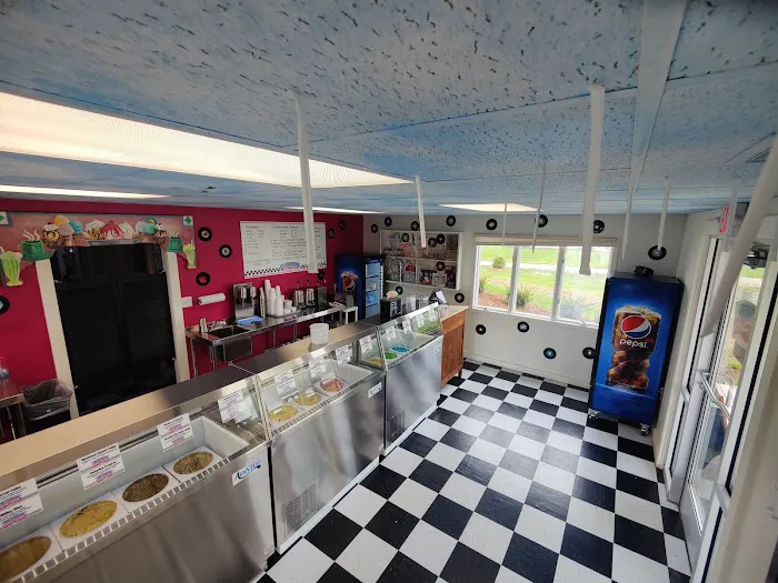 The Parlor by House of Flavors Picture 6