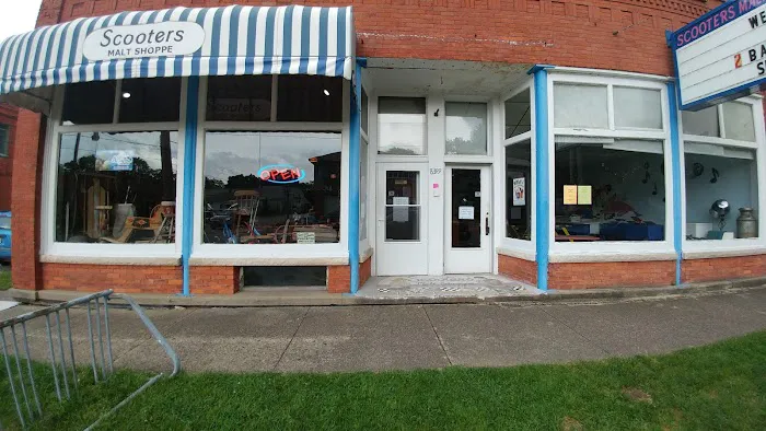 Scooters Malt Shoppe & Travelling Treats Picture 1