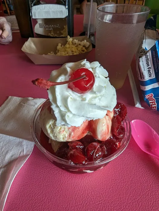 Scooters Malt Shoppe & Travelling Treats Picture 5