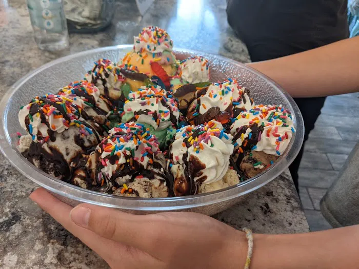 Hansen's Ice Cream Parlor — Burlington Picture 4