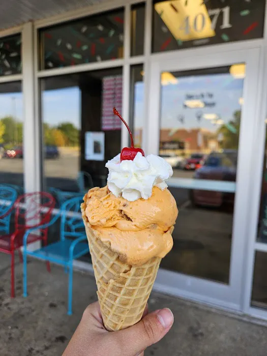 Cherry On top Ice Cream shoppe Picture 3