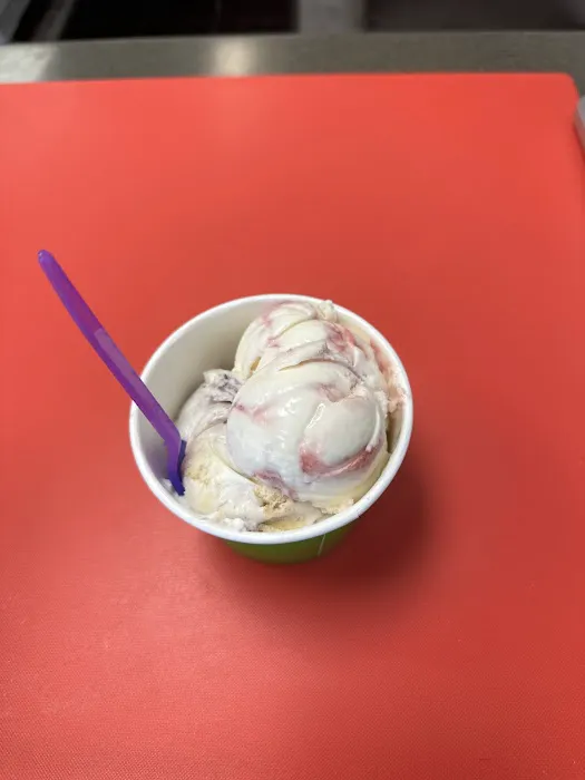 Cherry On top Ice Cream shoppe Picture 4
