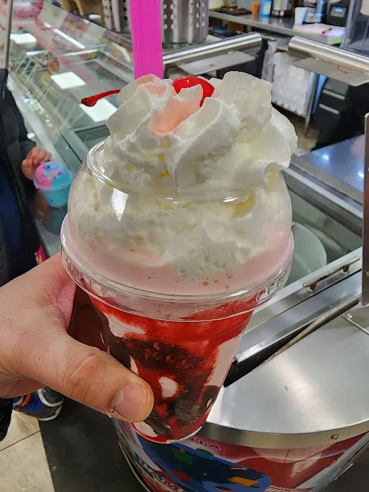 La Michoacana Ice Cream Shop Picture 1