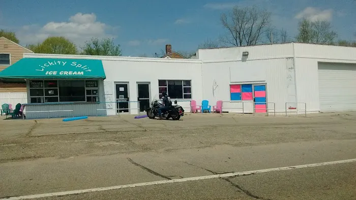 Lickity Split Ice Cream Shop Picture 2