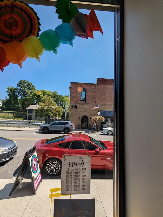 Jebi's Ice Cream Shoppe Picture 10