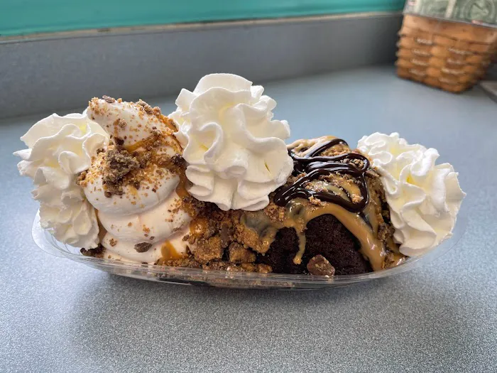 The Tasty Spoon Ice Cream & Hot Food Picture 2